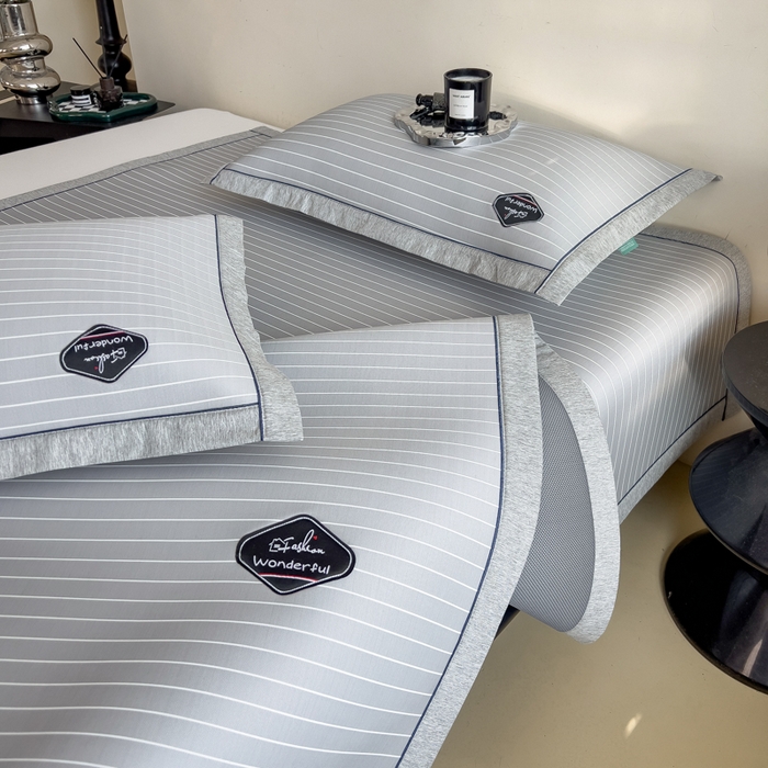 91家纺网 家纺一手货源 找家纺 印季家纺 2026新款凉感系列-丝滑凉感丝软席（床笠款） 条纹-灰色