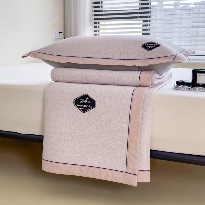 91家纺网 家纺一手货源 找家纺 印季家纺 2026新款凉感系列-丝滑凉感丝软席（床笠款） 肌理纹-粉色