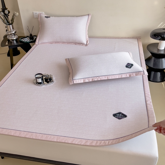 91家纺网 家纺一手货源 找家纺 印季家纺 2026新款凉感系列-丝滑凉感丝软席（床笠款） 肌理纹-粉色