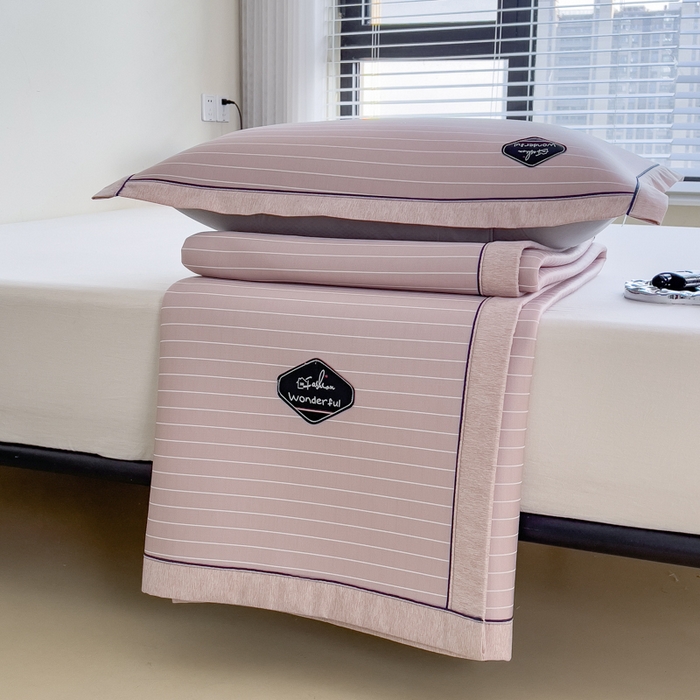 91家纺网 家纺一手货源 找家纺 印季家纺 2026新款凉感系列-丝滑凉感丝软席（床笠款） 条纹-粉色