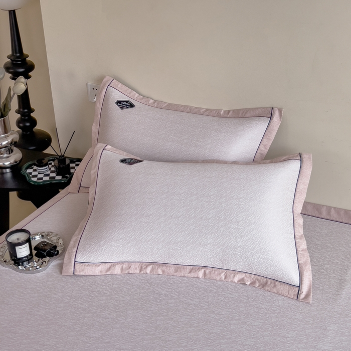 91家纺网 家纺一手货源 找家纺 印季家纺 2026新款凉感系列-丝滑凉感丝软席（床笠款） 肌理纹-粉色