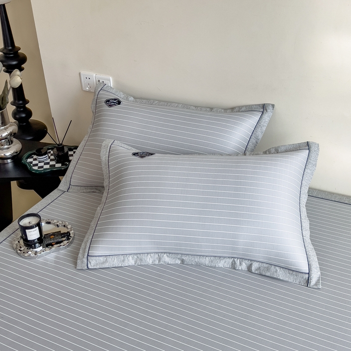 91家纺网 家纺一手货源 找家纺 印季家纺 2026新款凉感系列-丝滑凉感丝软席（床笠款） 条纹-灰色