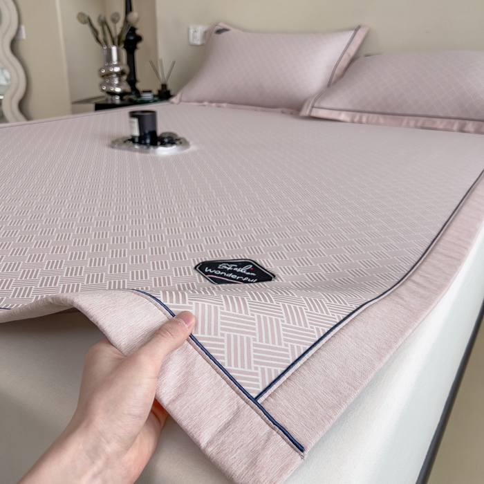 91家纺网 家纺一手货源 找家纺 印季家纺 2026新款凉感系列-丝滑凉感丝软席（床笠款） 交织-粉色