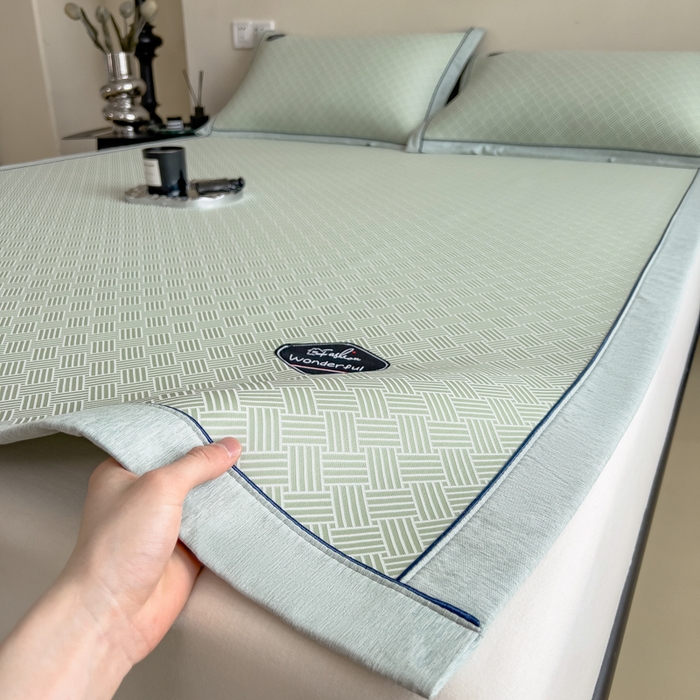 91家纺网 家纺一手货源 找家纺 印季家纺 2026新款凉感系列-丝滑凉感丝软席（床笠款） 交织-绿色