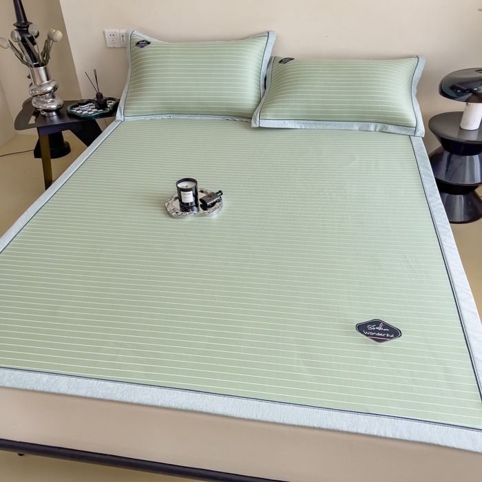 91家纺网 家纺一手货源 找家纺 印季家纺 2026新款凉感系列-丝滑凉感丝软席（床笠款） 条纹-绿色