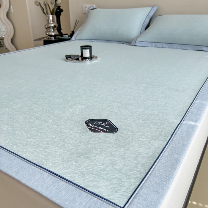 91家纺网 家纺一手货源 找家纺 印季家纺 2026新款凉感系列-丝滑凉感丝软席（床笠款） 肌理纹-蓝色