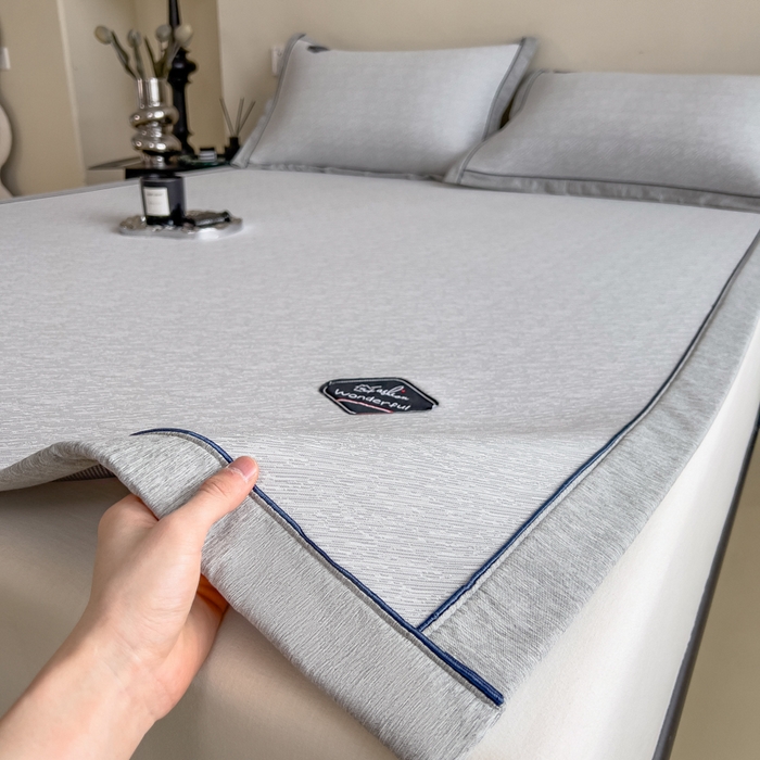 91家纺网 家纺一手货源 找家纺 印季家纺 2026新款凉感系列-丝滑凉感丝软席（床笠款） 肌理纹-灰色