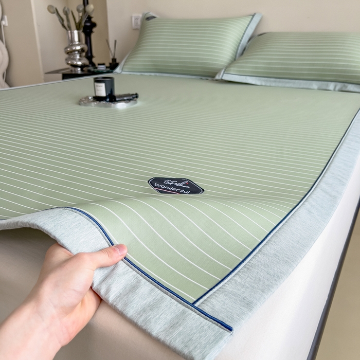 91家纺网 家纺一手货源 找家纺 印季家纺 2026新款凉感系列-丝滑凉感丝软席（床笠款） 条纹-绿色