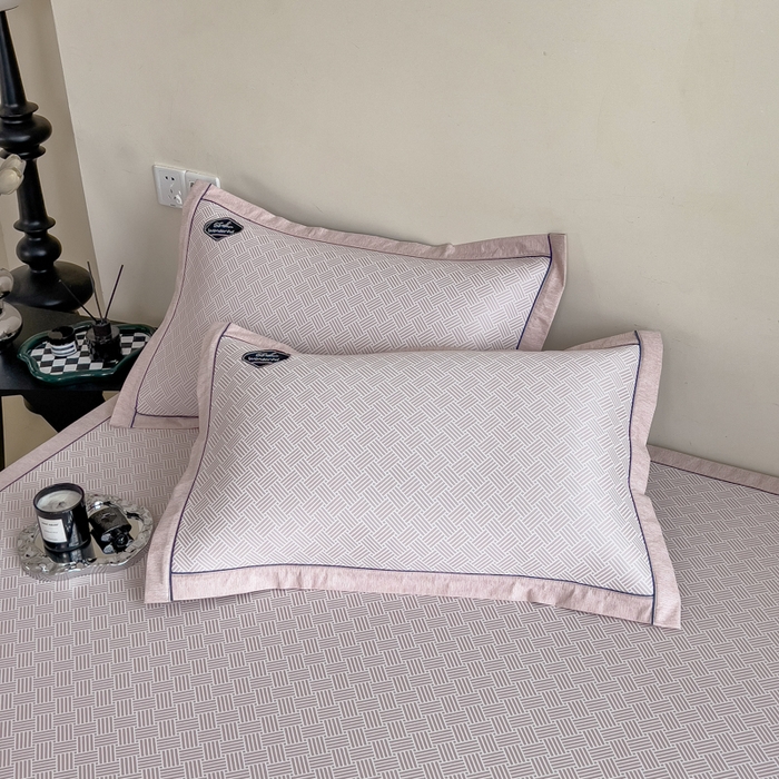 91家纺网 家纺一手货源 找家纺 印季家纺 2026新款凉感系列-丝滑凉感丝软席（床笠款） 交织-粉色