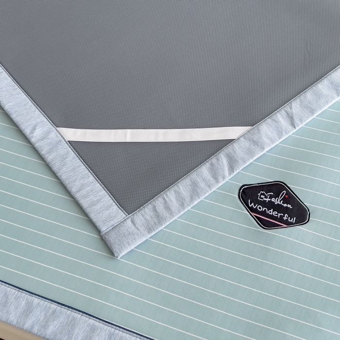 91家纺网 家纺一手货源 找家纺 印季家纺 2026新款凉感系列-丝滑凉感丝软席（床笠款） 条纹-蓝色