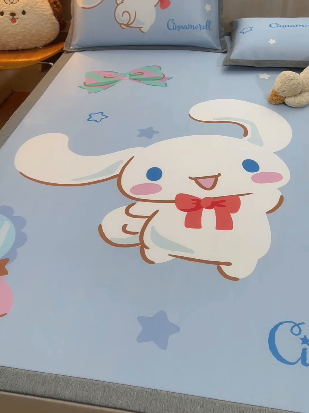 91家纺网 家纺一手货源 找家纺 云恋家纺 2026春夏新款大阪卡通冰丝凉席席子空调软席套件 大阪-大耳朵玉桂狗