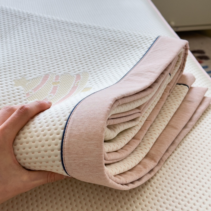 91家纺网 家纺一手货源 找家纺 印季家纺 2026新款三色提花冰爽凉感丝泡泡软席凉席席子 圣诞树