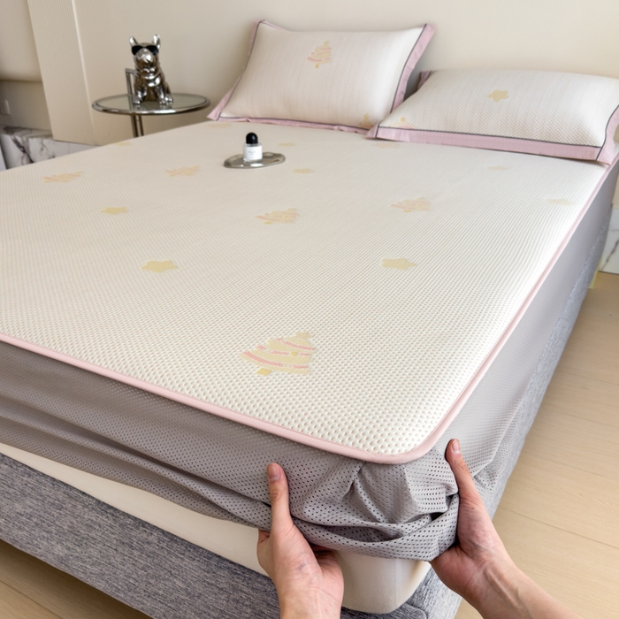 91家纺网 家纺一手货源 找家纺 印季家纺 2026新款三色提花冰爽凉感丝泡泡软席凉席席子 圣诞树