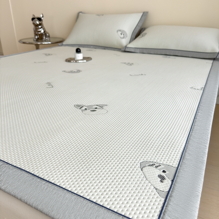 91家纺网 家纺一手货源 找家纺 印季家纺 2026新款三色提花冰爽凉感丝泡泡软席凉席席子 雪纳瑞