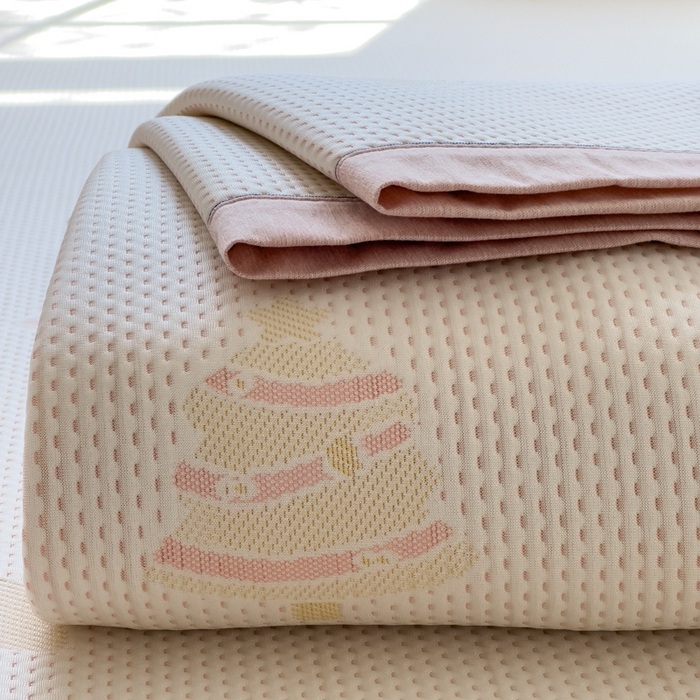 91家纺网 家纺一手货源 找家纺 印季家纺 2026新款三色提花冰爽凉感丝泡泡软席凉席席子 圣诞树