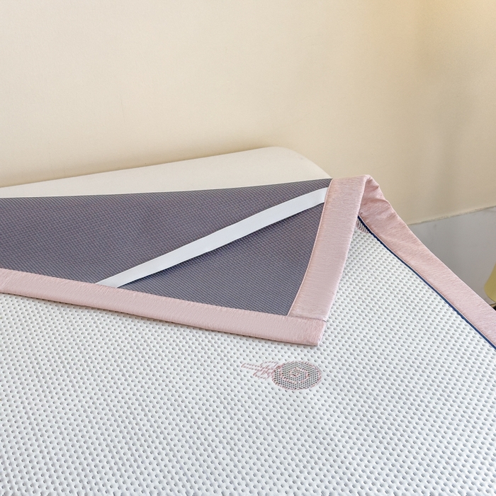 91家纺网 家纺一手货源 找家纺 印季家纺 2026新款三色提花冰爽凉感丝泡泡软席凉席席子 冰淇淋