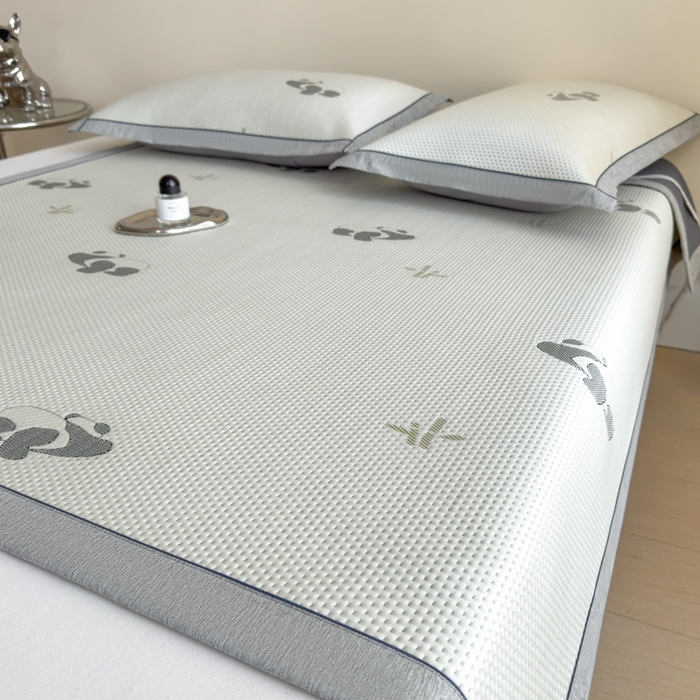 91家纺网 家纺一手货源 找家纺 印季家纺 2026新款三色提花冰爽凉感丝泡泡软席凉席席子 熊猫