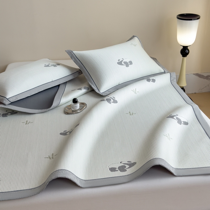 91家纺网 家纺一手货源 找家纺 印季家纺 2026新款三色提花冰爽凉感丝泡泡软席凉席席子 熊猫