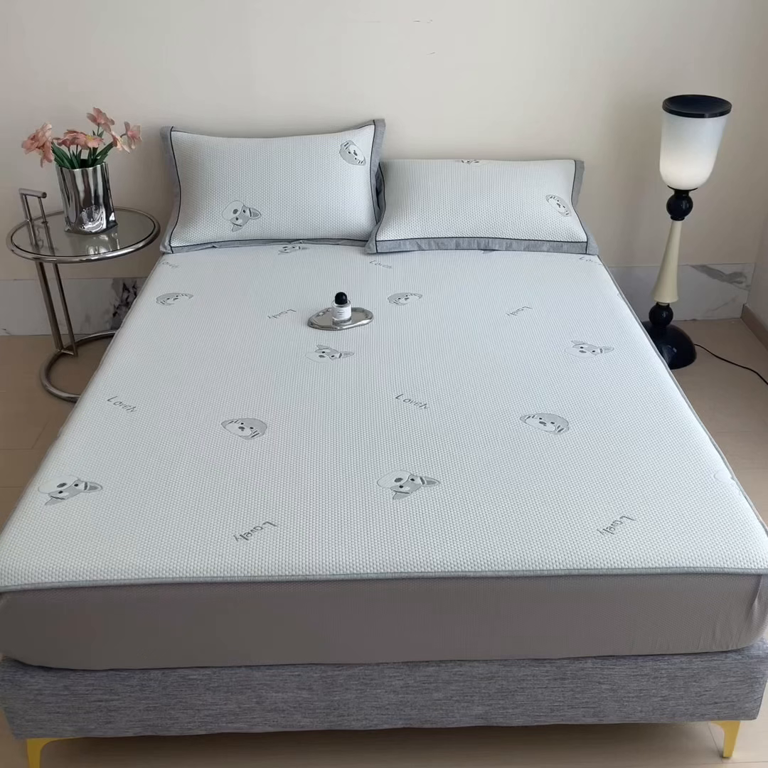 91家纺网 家纺一手货源 找家纺 印季家纺 2026新款三色提花冰爽凉感丝泡泡软席凉席席子 雪纳瑞