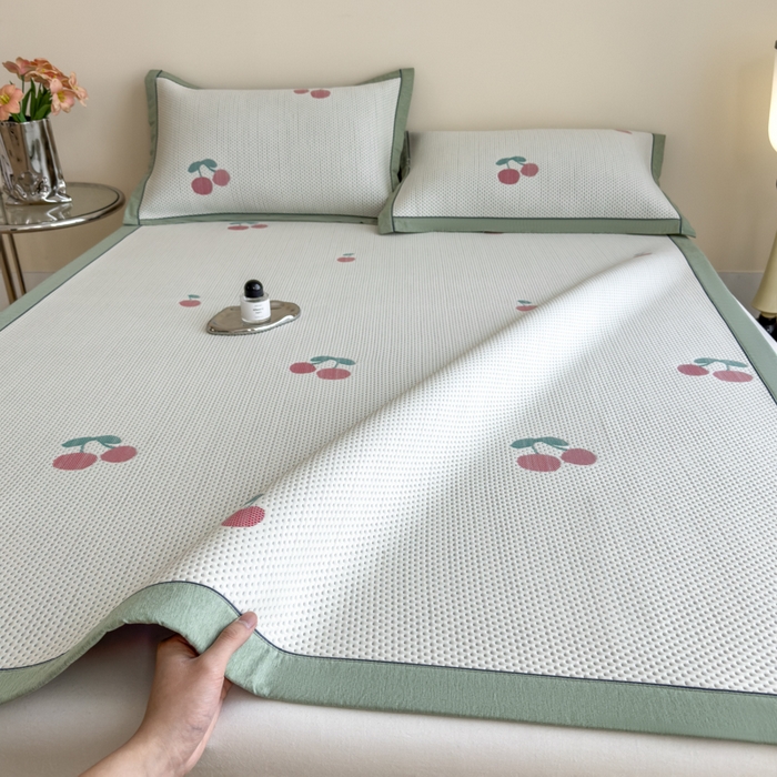 91家纺网 家纺一手货源 找家纺 印季家纺 2026新款三色提花冰爽凉感丝泡泡软席凉席席子 樱桃