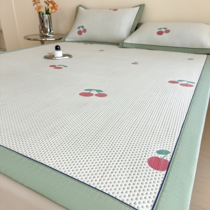 91家纺网 家纺一手货源 找家纺 印季家纺 2026新款三色提花冰爽凉感丝泡泡软席凉席席子 樱桃