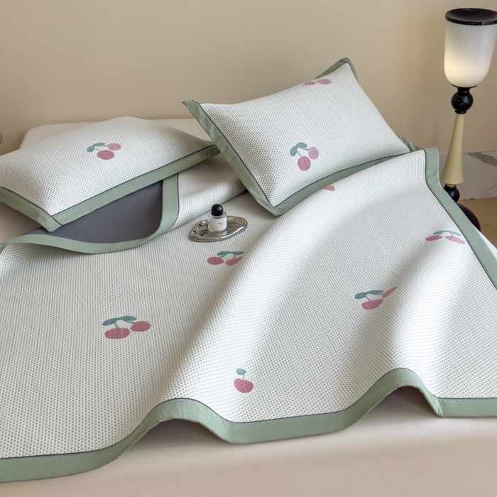 91家纺网 家纺一手货源 找家纺 印季家纺 2026新款三色提花冰爽凉感丝泡泡软席凉席席子 樱桃