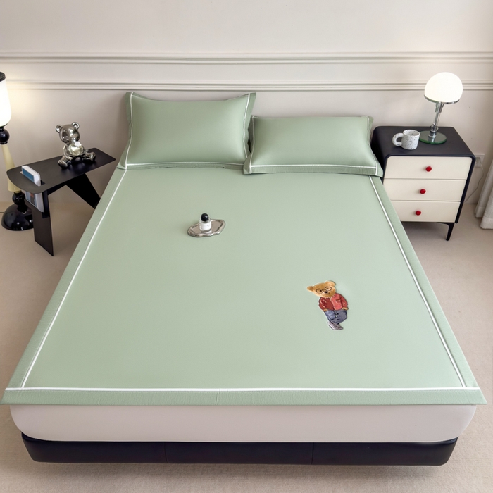 91家纺网 家纺一手货源 找家纺 （总）印季家纺 2026新款丝滑凉感绣花软席席子-洛克熊