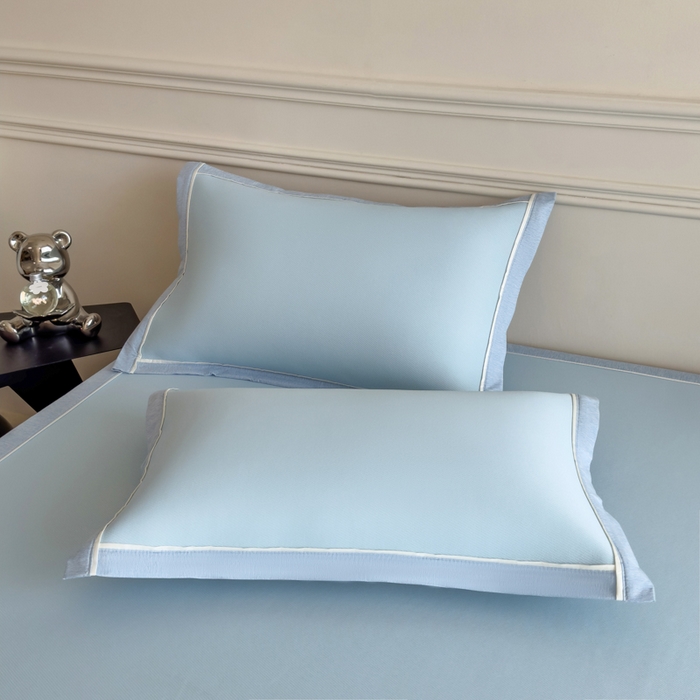 91家纺网 家纺一手货源 找家纺 印季家纺 2026新款丝滑凉感绣花软席席子-洛克熊 天蓝