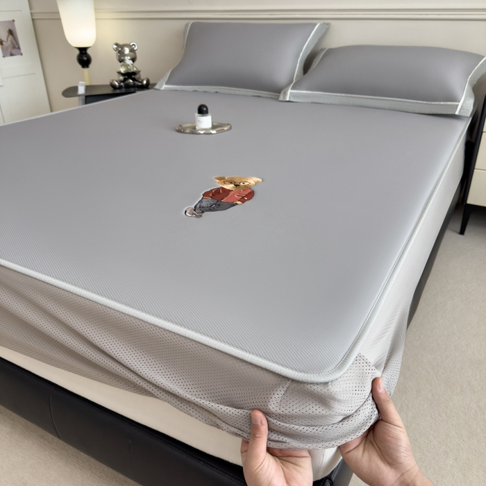 91家纺网 家纺一手货源 找家纺 印季家纺 2026新款丝滑凉感绣花软席席子-洛克熊 银灰