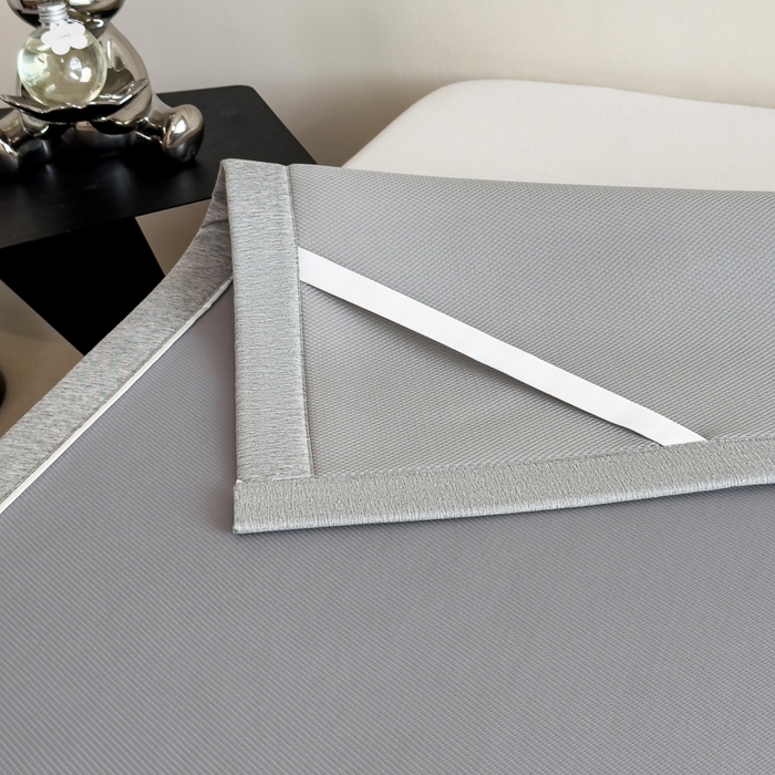 91家纺网 家纺一手货源 找家纺 印季家纺 2026新款丝滑凉感绣花软席席子-洛克熊 银灰