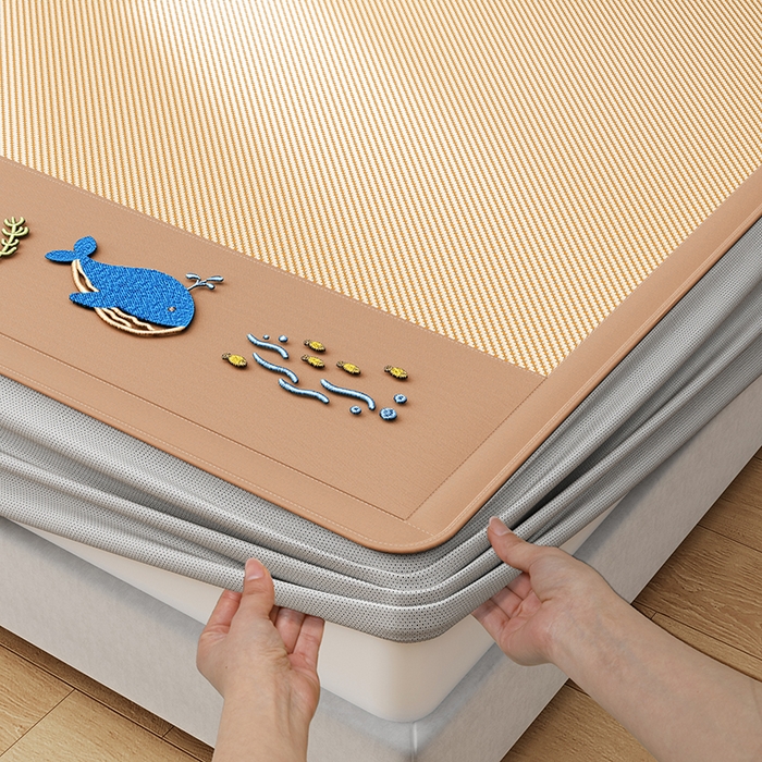 91家纺网 家纺一手货源 找家纺 印季家纺 2026新款可机洗布面绣花冰藤席凉席席子-海底世界 海底世界-咖啡