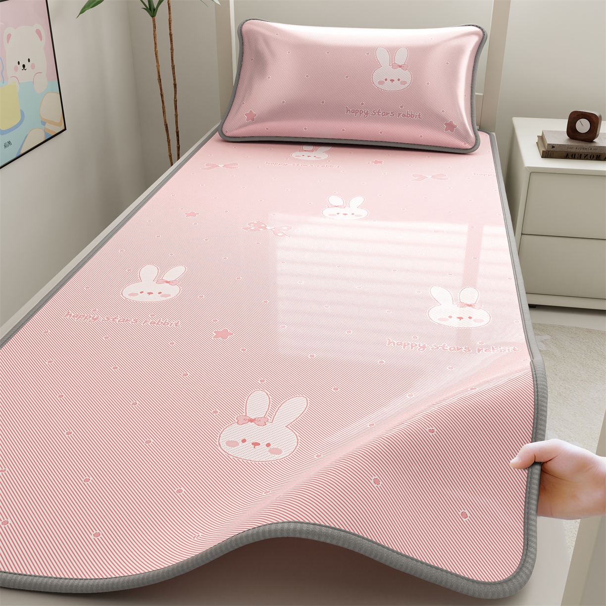 91家纺网 家纺一手货源 找家纺 源舍家纺 2026新款国标质检三明治复合糯叽叽冰丝软凉席学生床 冰丝兔-粉