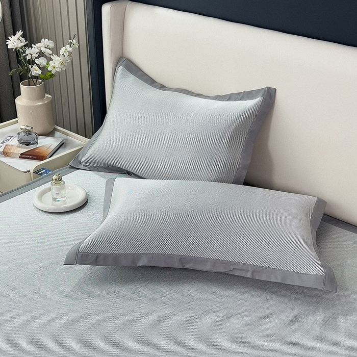 91家纺网 家纺一手货源 找家纺 印季家纺 2026新款纯色加密冰藤床裙款席子凉席 灰色