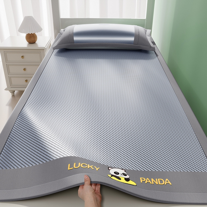 印季家纺 2026新款可机洗刺绣冰藤凉席席子童席 熊猫-雾霾蓝