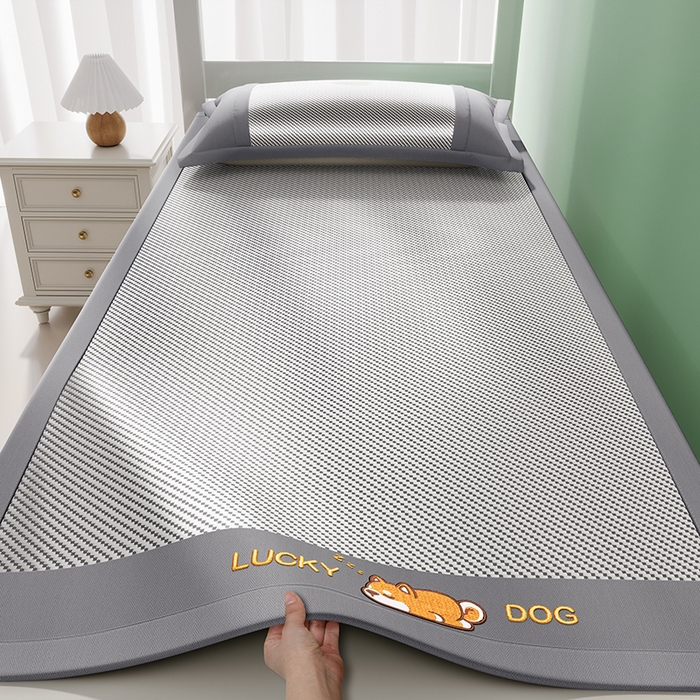 91家纺网 家纺一手货源 找家纺 （总）印季家纺 2026新款可机洗刺绣冰藤凉席席子童席