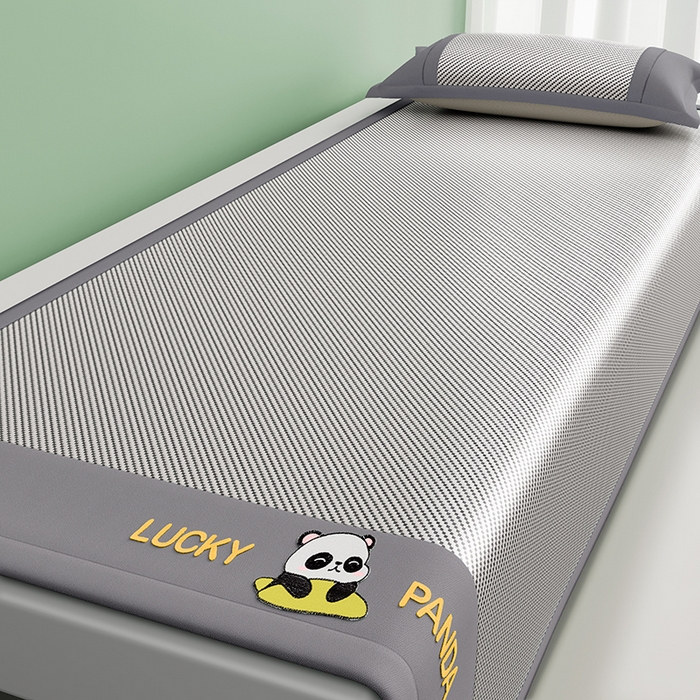 91家纺网 家纺一手货源 找家纺 印季家纺 2026新款可机洗刺绣冰藤凉席席子童席 熊猫-银灰