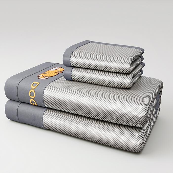 91家纺网 家纺一手货源 找家纺 印季家纺 2026新款可机洗刺绣冰藤凉席席子童席 幸运狗-银灰