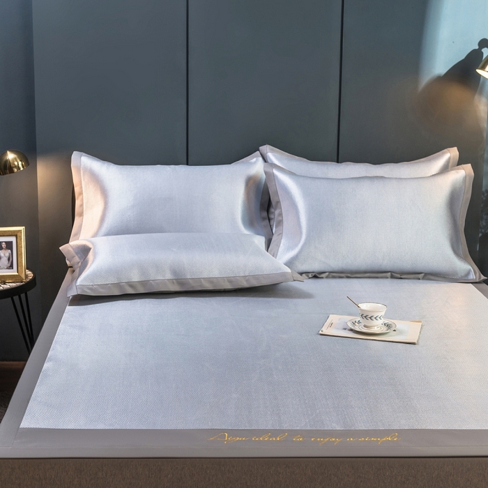 91家纺网 家纺一手货源 找家纺 印季家纺 2026新款刺绣款冰藤席 天蓝