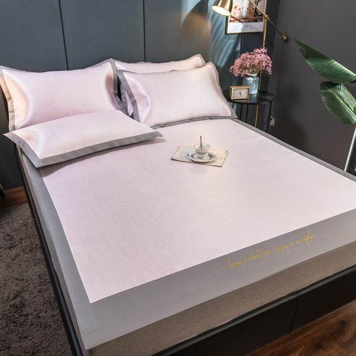 91家纺网 家纺一手货源 找家纺 印季家纺 2026新款刺绣款冰藤席 浅粉