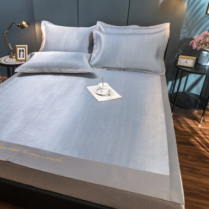 91家纺网 家纺一手货源 找家纺 印季家纺 2026新款刺绣款冰藤席 深蓝