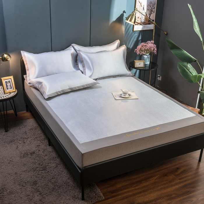 91家纺网 家纺一手货源 找家纺 印季家纺 2026新款刺绣款冰藤席 天蓝