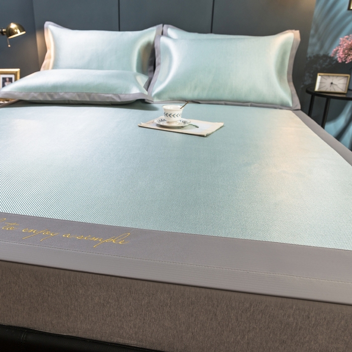 91家纺网 家纺一手货源 找家纺 印季家纺 2026新款刺绣款冰藤席 湖绿