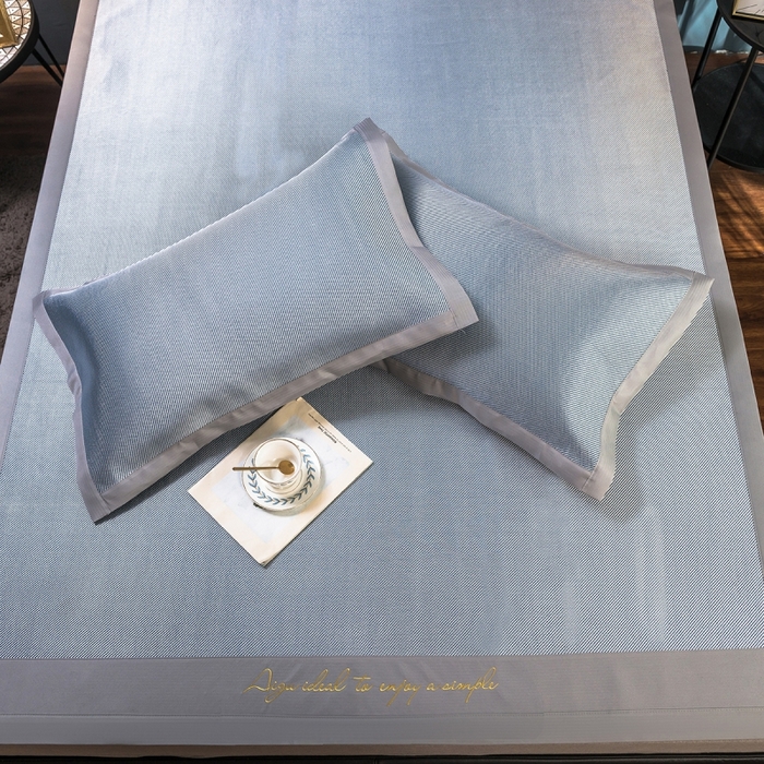 91家纺网 家纺一手货源 找家纺 印季家纺 2026新款刺绣款冰藤席 深蓝