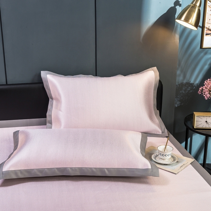 91家纺网 家纺一手货源 找家纺 印季家纺 2026新款刺绣款冰藤席 浅粉