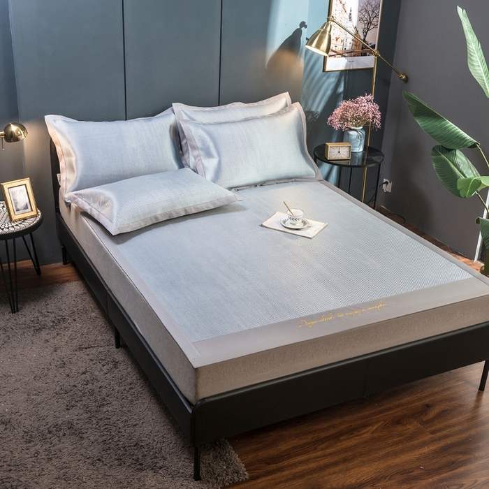 91家纺网 家纺一手货源 找家纺 印季家纺 2026新款刺绣款冰藤席 深蓝