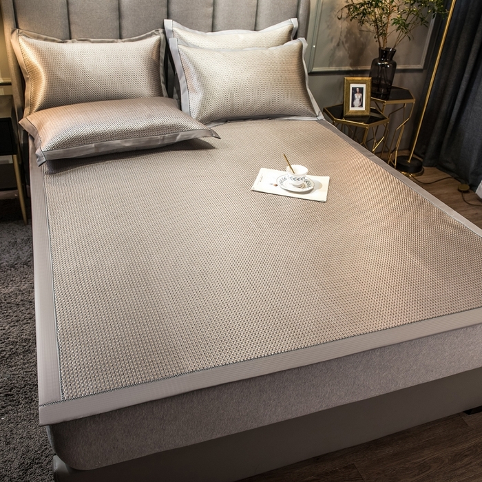 91家纺网 家纺一手货源 找家纺 印季家纺 2026新款高端养生冰藤席席子凉席 银棕小格