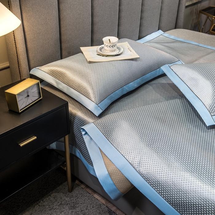 91家纺网 家纺一手货源 找家纺 印季家纺 2026新款高端养生冰藤席席子凉席 蓝色妖姬