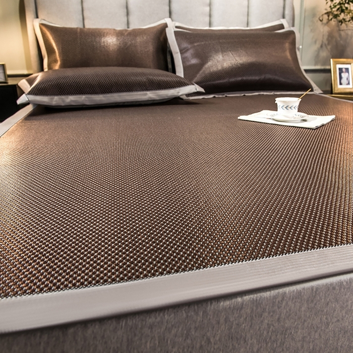 91家纺网 家纺一手货源 找家纺 印季家纺 2026新款高端养生冰藤席席子凉席 深咖小点