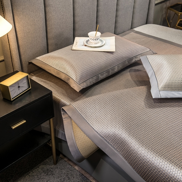 91家纺网 家纺一手货源 找家纺 印季家纺 2026新款高端养生冰藤席席子凉席 银棕小格