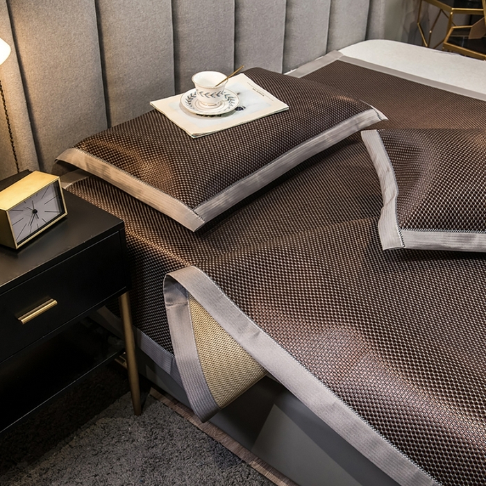 91家纺网 家纺一手货源 找家纺 印季家纺 2026新款高端养生冰藤席席子凉席 深咖小点